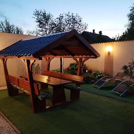 Elza Apartman Makó Exterior foto